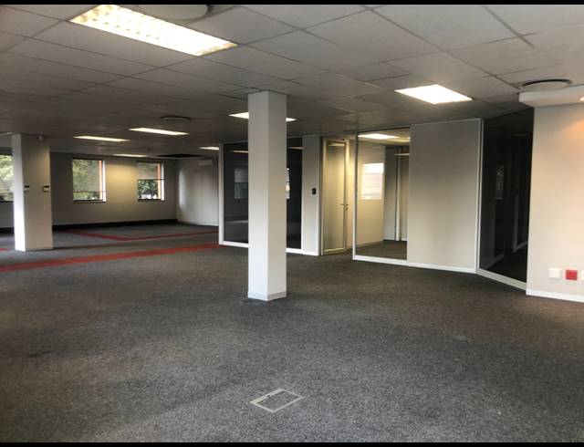 595M² RETAIL TO LET IN SANDTON CENTRAL